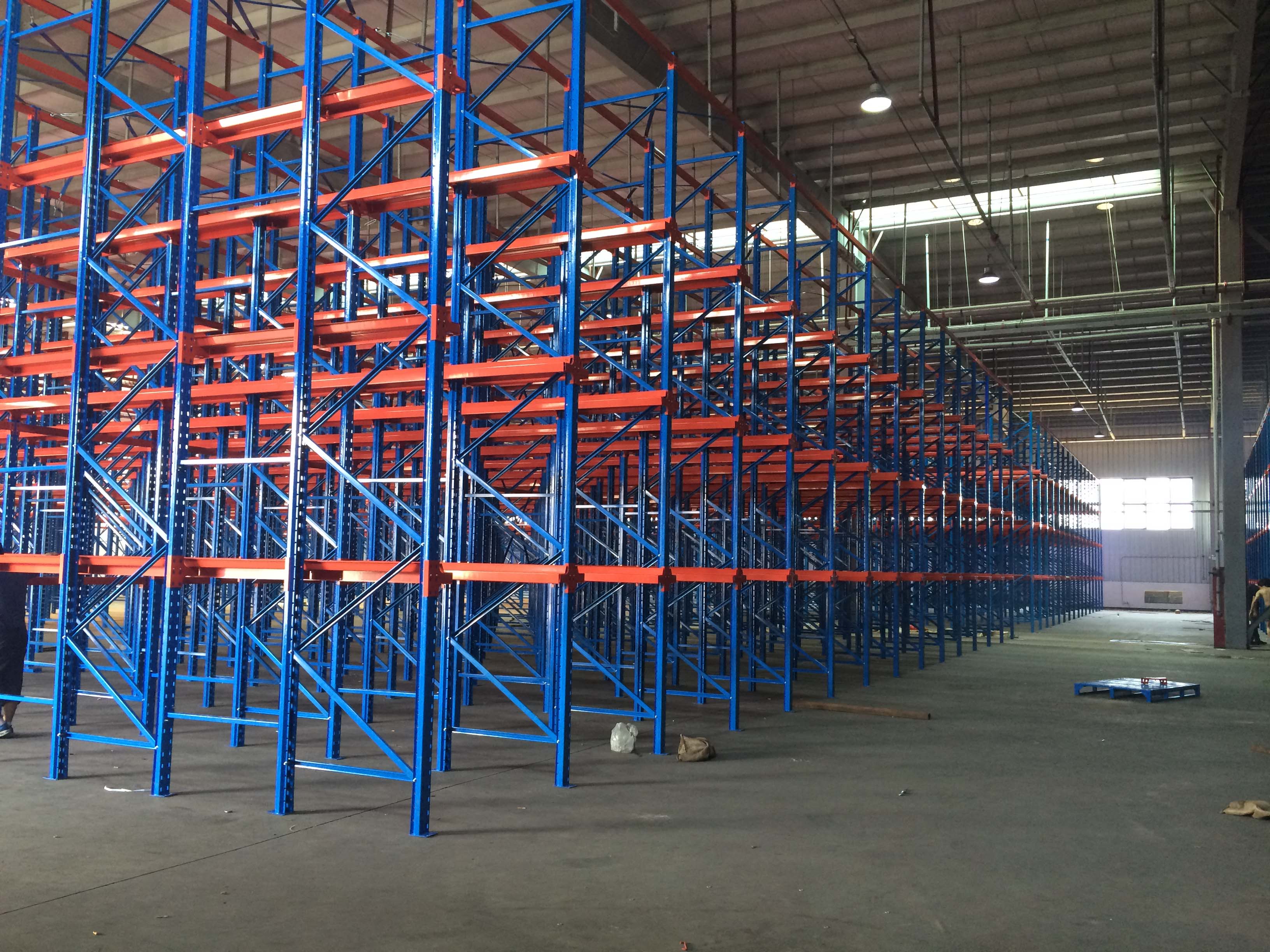 貫通貨架設(shè)計